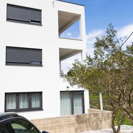 Luxury With Free Parking&terrace